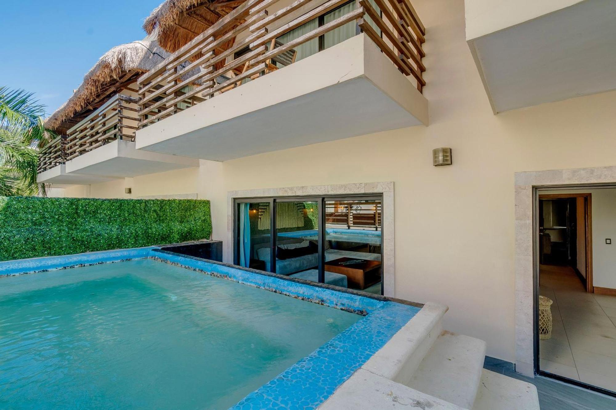Aldea Thai Tropical Oasis Steps To The Playa del Carmen