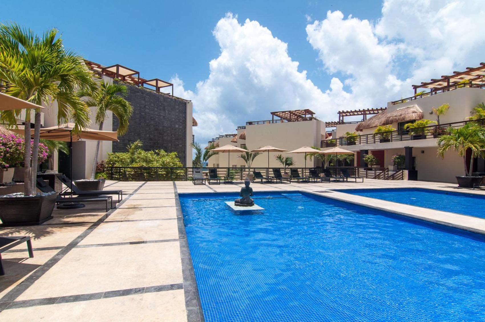 Aldea Thai Tropical Oasis Steps To The Playa del Carmen
