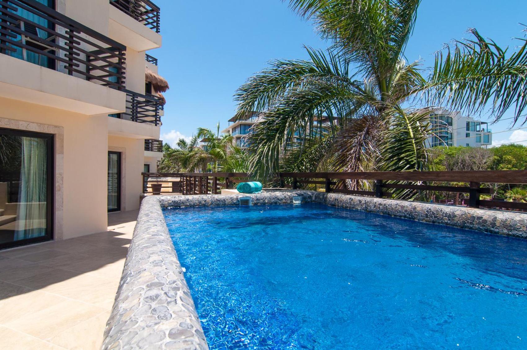 Aldea Thai Tropical Oasis Steps To The Playa del Carmen