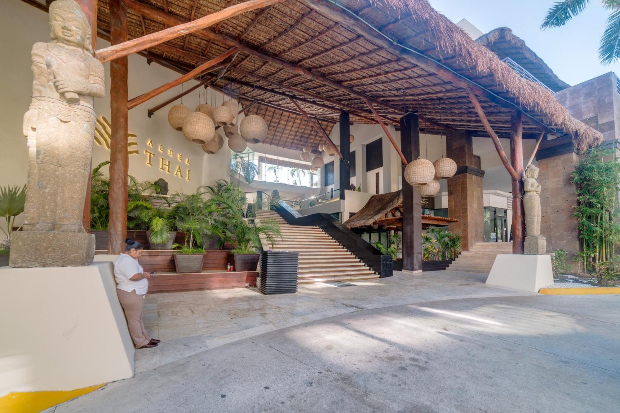 Aldea Thai Tropical Oasis Steps To The *